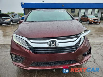 Piąte zdjęcie samochodu w środku: 2018 HONDA ODYSSEY EXL VIN:5FNRL6H7XJB027387 - miniatura