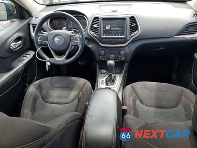 Zdjęcie 8 z 13 samochodu: 2016 JEEP CHEROKEE LATITUDE VIN:1C4PJMCB1GW309967 - miniatura