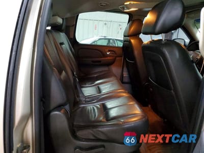 Zdjęcie 11 z 14 samochodu: 2013 CHEVROLET SUBURBAN K1500 LT VIN:1GNSKJE72DR136184 - miniatura