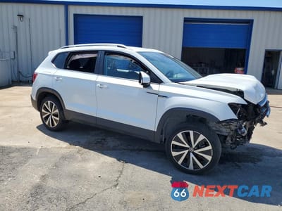 Czwarte zdjęcie samochodu z boku: 2024 VOLKSWAGEN TAOS SE VIN:3VVSX7B25RM022597 - miniatura