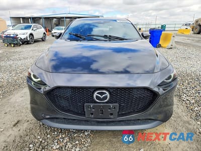 Piąte zdjęcie samochodu w środku: 2022 MAZDA 3 PREMIUM VIN:JM1BPBML9N1502740 - miniatura