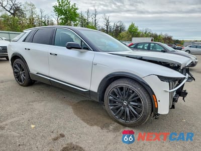 Czwarte zdjęcie samochodu z boku: 2025 CADILLAC LYRIQ LUXURY VIN:1GYKPNRL1SZ303859 - miniatura