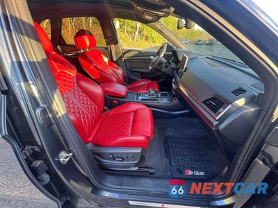 Piąte zdjęcie samochodu w środku: 2019 AUDI SQ5 PRESTIGE VIN:WA1C4AFY4K2020158 - miniatura