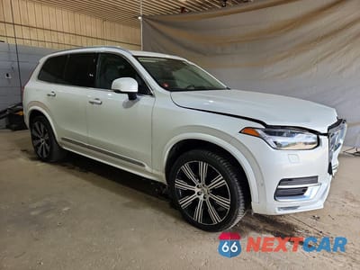 Czwarte zdjęcie samochodu z boku: 2022 VOLVO XC90 T6 INSCRIPTION VIN:YV4A22PL7N1825963 - miniatura
