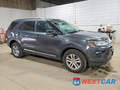 Czwarte zdjęcie samochodu z boku: 2019 FORD EXPLORER XLT VIN:1FM5K8D88KGB48658 - miniatura