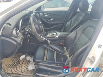 Zdjęcie 7 z 12 samochodu: 2015 MERCEDES-BENZ C 300 4MATIC VIN:55SWF4KB1FU081484 - miniatura