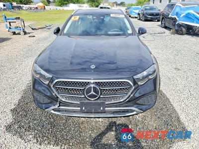 Piąte zdjęcie samochodu w środku: 2025 MERCEDES-BENZ E 450 4M ALL TERRAIN VIN:W1KLH6FB0SA114665 - miniatura