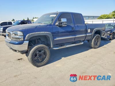 2002 GMC NEW SIERRA K1500 2GTEK19T721266092 - główne zdjęcie licytacji z USA - miniatura