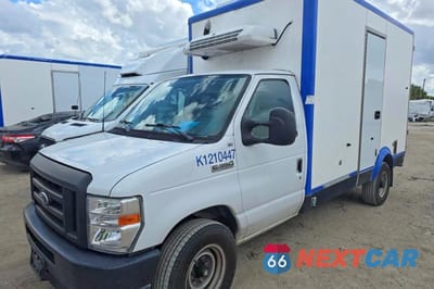 Drugie zdjęcie samochodu z przodu: 2023 FORD ECONOLINE E350 SUPER DUTY CUTAWAY VAN VIN:1FDWE3FK6PDD14711 - miniatura