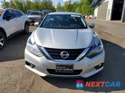Piąte zdjęcie samochodu w środku: 2018 NISSAN ALTIMA 2.5 SL VIN:1N4AL3AP4JC194286 - miniatura