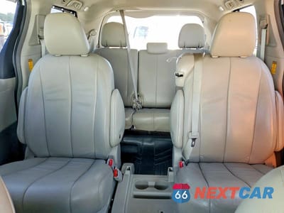 Zdjęcie 10 z 14 samochodu: 2014 TOYOTA SIENNA XLE 8-PASSENGER VIN:5TDYK3DC6ES437458 - miniatura