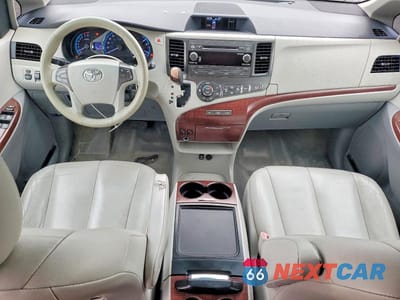 Zdjęcie 8 z 13 samochodu: 2014 TOYOTA SIENNA XLE 7-PASSENGER VIN:5TDDK3DC4ES075208 - miniatura