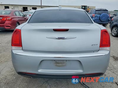 Zdjęcie 6 z 12 samochodu: 2019 CHRYSLER 300 TOURING VIN:2C3CCAAG1KH648021 - miniatura