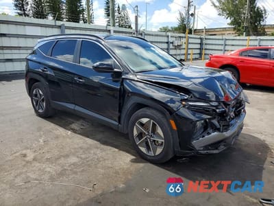 Czwarte zdjęcie samochodu z boku: 2025 HYUNDAI TUCSON SEL VIN:5NMJB3DE1SH487833 - miniatura