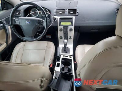 Zdjęcie 8 z 12 samochodu: 2013 VOLVO C70 T5 VIN:YV1672MC9DJ139253 - miniatura