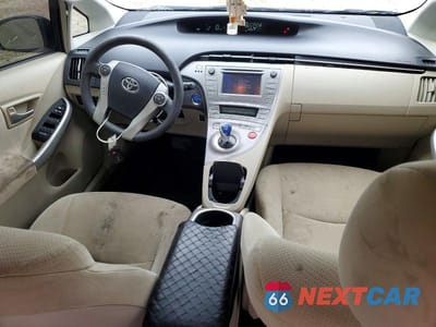 Zdjęcie 8 z 13 samochodu: 2014 TOYOTA PRIUS THREE VIN:JTDKN3DU7E1775504 - miniatura