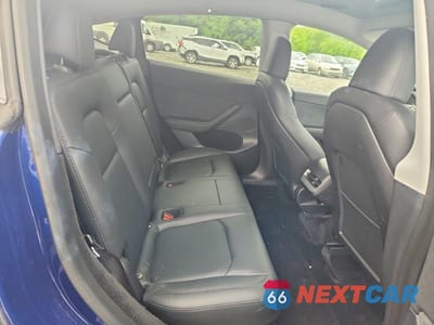 Zdjęcie 10 z 12 samochodu: 2023 TESLA MODEL Y VIN:7SAYGDEE7PA093430 - miniatura
