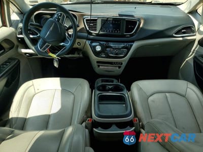 Zdjęcie 8 z 13 samochodu: 2021 CHRYSLER VOYAGER LXI VIN:2C4RC1DGXMR551320 - miniatura
