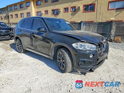 Czwarte zdjęcie samochodu z boku: 2017 BMW X5 SDRIVE35I VIN:5UXKR2C35H0X06407 - miniatura