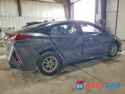 Trzecie zdjęcie samochodu z tyłu: 2017 TOYOTA PRIUS PRIME PREMIUM VIN:JTDKARFP4H3057178 - miniatura