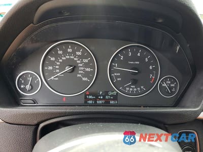 Zdjęcie 9 z 12 samochodu: 2016 BMW 320 XI VIN:WBA8E5G51GNT94055 - miniatura