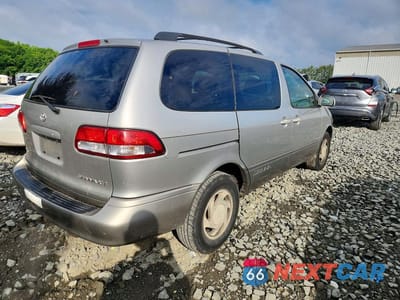Trzecie zdjęcie samochodu z tyłu: 2001 TOYOTA SIENNA CE VIN:4T3ZF13C71U409529 - miniatura