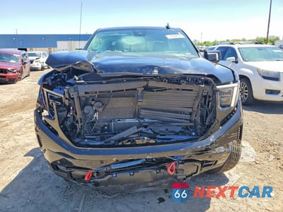 Piąte zdjęcie samochodu w środku: 2022 GMC SIERRA K1500 AT4 VIN:1GTUUEETXNZ593679 - miniatura