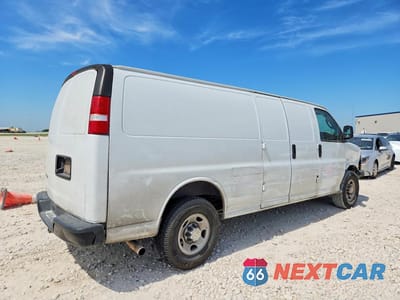 Trzecie zdjęcie samochodu z tyłu: 2020 CHEVROLET EXPRESS 2500 CARGO DELIVERY VAN VIN:1GCWGBFG5L1253156 - miniatura