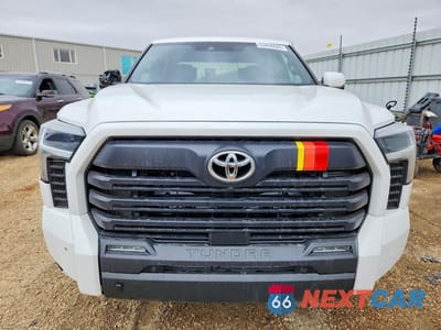 Piąte zdjęcie samochodu w środku: 2025 TOYOTA TUNDRA SR5 VIN:5TFWA5DB7SX253553 - miniatura