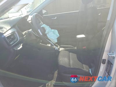 Zdjęcie 7 z 14 samochodu: 2021 KIA RIO S VIN:3KPA25AD8ME404089 - miniatura
