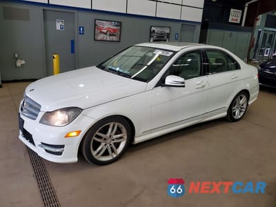 2013 MERCEDES-BENZ C 300 4MATIC WDDGF8AB4DR256161 - główne zdjęcie licytacji z USA - miniatura