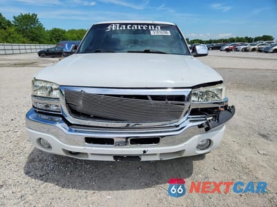 Piąte zdjęcie samochodu w środku: 2005 GMC NEW SIERRA C1500 VIN:2GTEC13T951345824 - miniatura