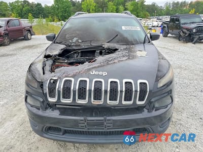 Piąte zdjęcie samochodu w środku: 2016 JEEP CHEROKEE SPORT VIN:1C4PJMAS1GW278075 - miniatura