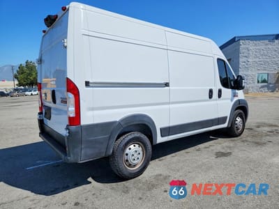 Trzecie zdjęcie samochodu z tyłu: 2021 RAM PROMASTER 1500 DELIVERY VAN VIN:3C6LRVBG7ME539410 - miniatura