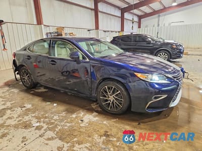 Czwarte zdjęcie samochodu z boku: 2017 LEXUS ES 350 VIN:58ABK1GG4HU040666 - miniatura