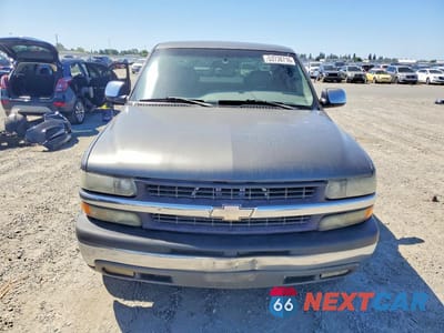 Piąte zdjęcie samochodu w środku: 2000 CHEVROLET SILVERADO C1500 VIN:2GCEC19T4Y1359075 - miniatura