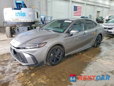 2025 TOYOTA CAMRY SE 4T1DAACK5SU562341 - główne zdjęcie licytacji z USA - miniatura