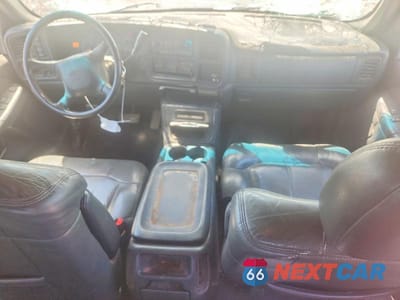 Zdjęcie 8 z 12 samochodu: 2000 CHEVROLET SILVERADO K1500 VIN:1GCEK19T3YE104726 - miniatura