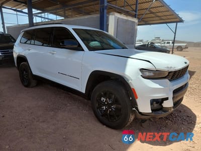 Czwarte zdjęcie samochodu z boku: 2024 JEEP GRAND CHEROKEE L LAREDO VIN:1C4RJKAGXR8546217 - miniatura