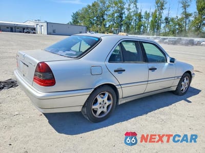 Trzecie zdjęcie samochodu z tyłu: 2000 MERCEDES-BENZ C 230 VIN:WDBHA24G6YA829727 - miniatura