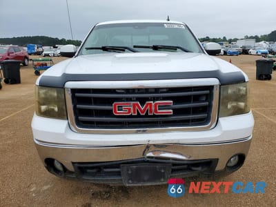 Piąte zdjęcie samochodu w środku: 2007 GMC NEW SIERRA C1500 VIN:2GTEC13J671524761 - miniatura