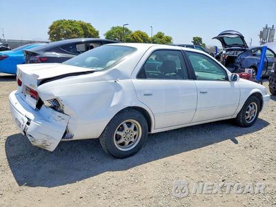 Trzecie zdjęcie samochodu z tyłu: 1999 TOYOTA CAMRY LE VIN:JT2BG22K8X0285550 - miniatura