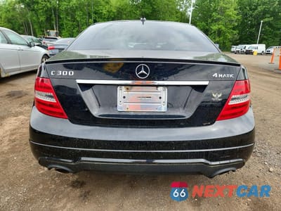 Zdjęcie 6 z 12 samochodu: 2012 MERCEDES-BENZ C 300 4MATIC VIN:WDDGF8BB5CR192497 - miniatura