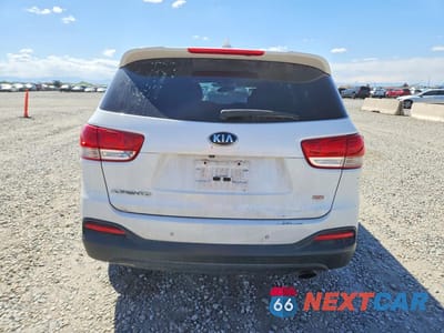 Zdjęcie 6 z 14 samochodu: 2018 KIA SORENTO LX VIN:5XYPGDA30JG408990 - miniatura