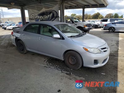 Czwarte zdjęcie samochodu z boku: 2011 TOYOTA COROLLA LE VIN:JTDBU4EE5B9141718 - miniatura