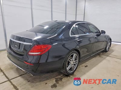 Trzecie zdjęcie samochodu z tyłu: 2017 MERCEDES-BENZ E 300 VIN:WDDZF4JB4HA191396 - miniatura