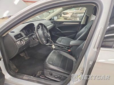 Zdjęcie 7 z 12 samochodu: 2015 VOLKSWAGEN PASSAT S VIN:1VWAT7A37FC104938 - miniatura