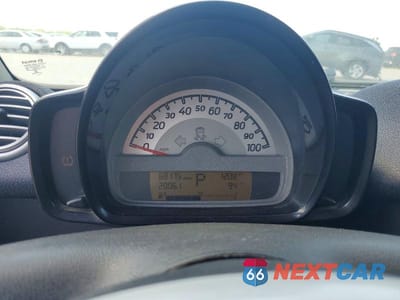 Zdjęcie 9 z 12 samochodu: 2015 SMART FORTWO PURE VIN:WMEEJ3BA1FK799182 - miniatura