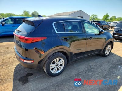Trzecie zdjęcie samochodu z tyłu: 2018 KIA SPORTAGE LX VIN:KNDPM3AC1J7374106 - miniatura