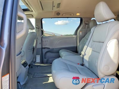 Zdjęcie 11 z 13 samochodu: 2016 TOYOTA SIENNA XLE PREMIUM 8-PASSENGER VIN:5TDYK3DC9GS720956 - miniatura